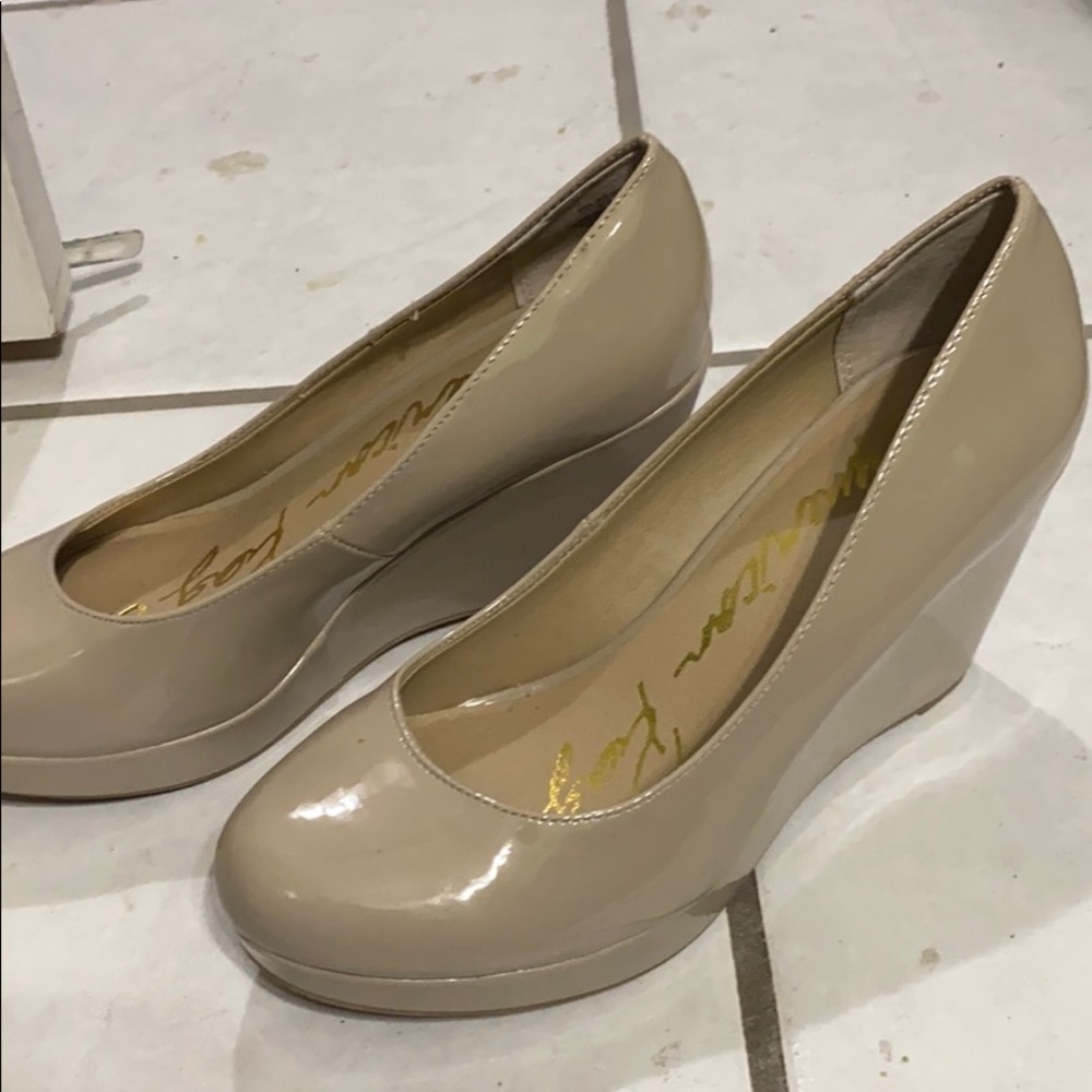 Nude wedges